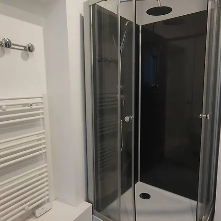 Spacieux F2 Avec Jardin, Terrasse, Et Commodites Pres Des Thermes - - Fr-1-703-160 Apartment *