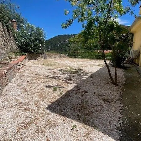 Spacieux F2 Avec Jardin, Terrasse, Et Commodites Pres Des Thermes - - Fr-1-703-160 *